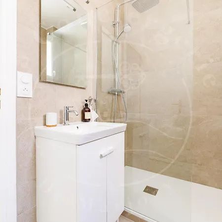 élégance Côtière - Vue Imprenable, à 5 Min *